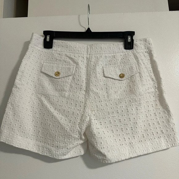 C Wonder Eyelet White Shorts with Gold Buttons Size 6 - Picture 2 of 4